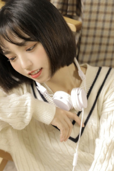 年轻女老师3在线观看